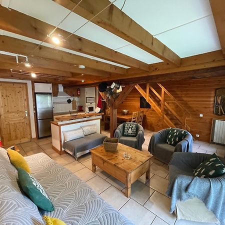 Le Chal Heureux Bel Appartement Dans Vieille Ferme De Montagne Renovee Les Orres Exteriör bild
