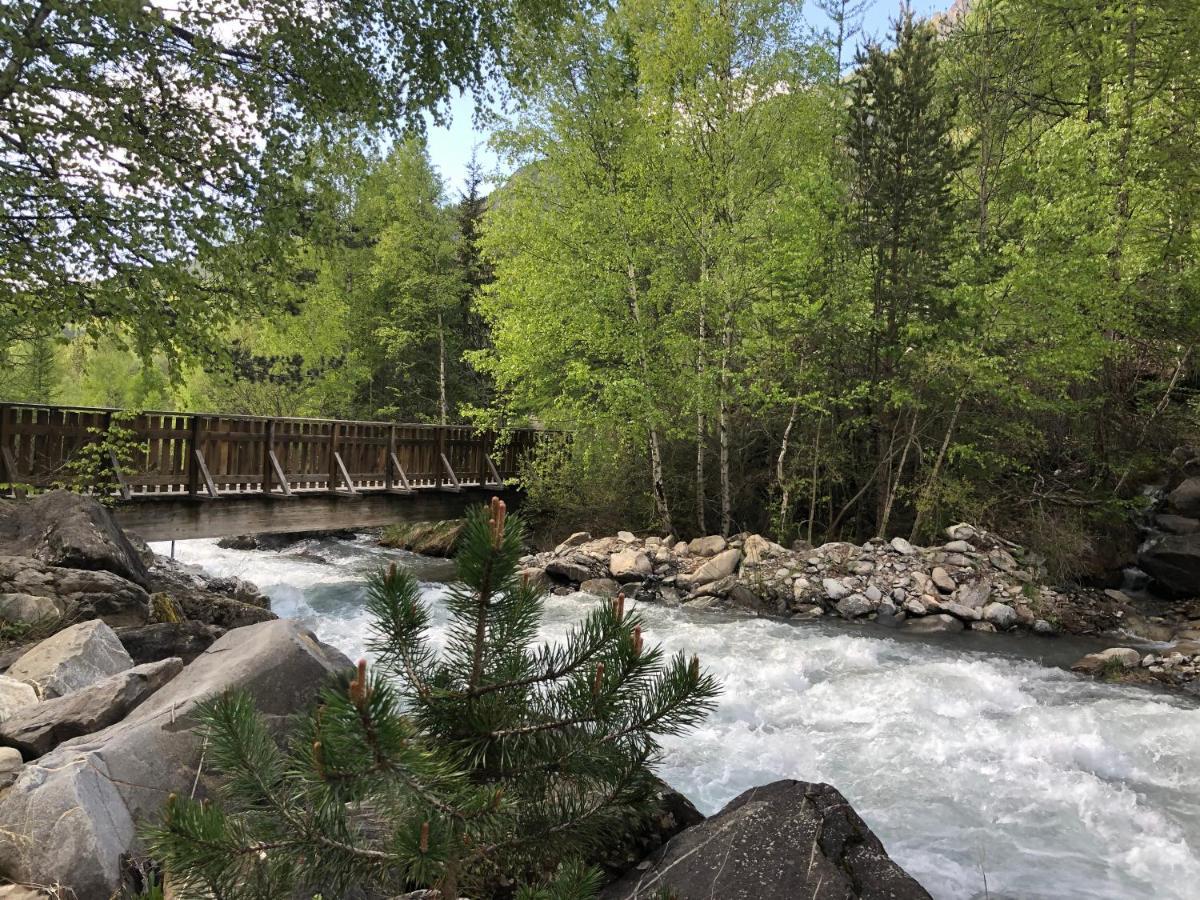 Le Chal Heureux Bel Appartement Dans Vieille Ferme De Montagne Renovee Les Orres Exteriör bild