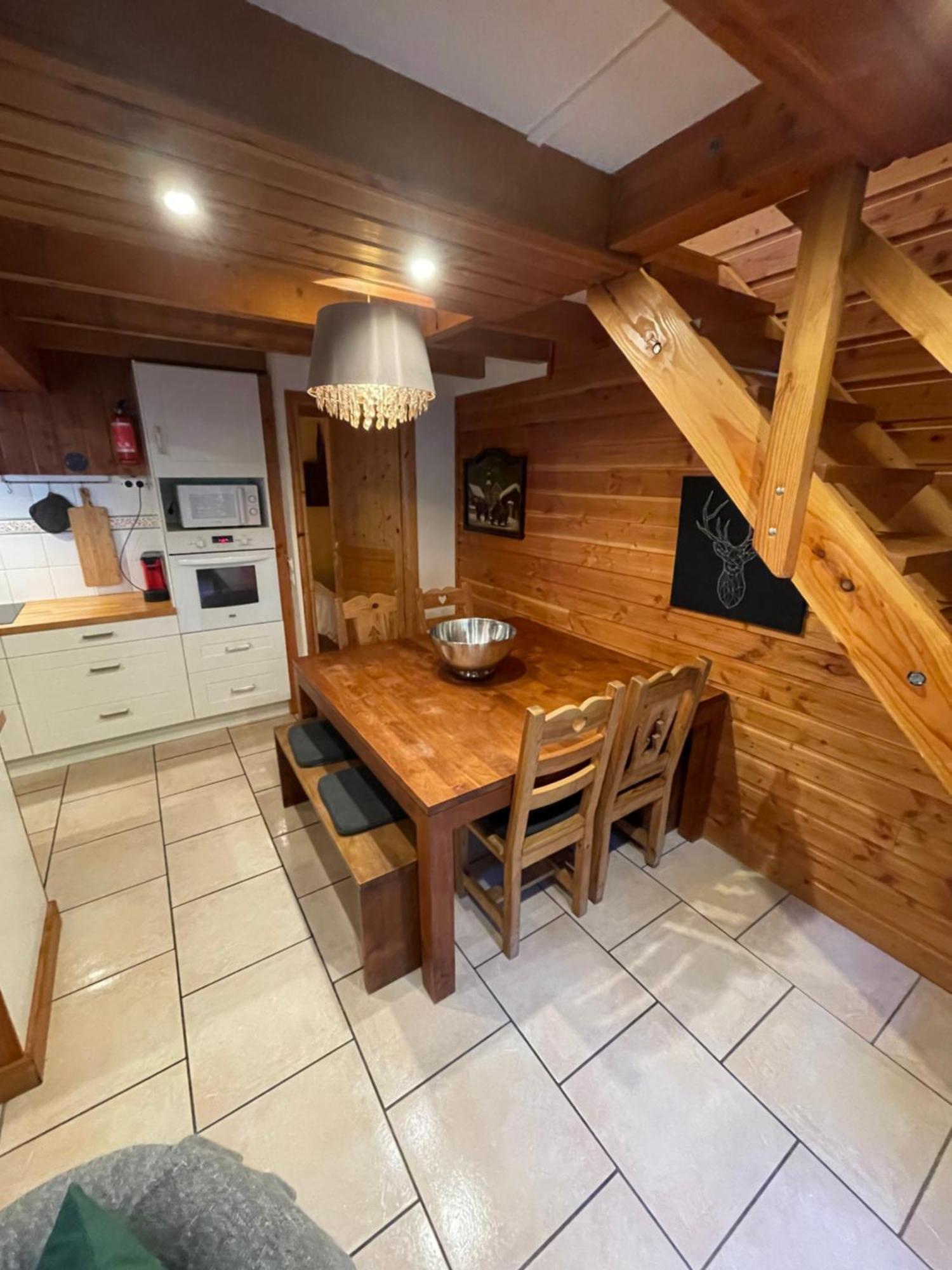 Le Chal Heureux Bel Appartement Dans Vieille Ferme De Montagne Renovee Les Orres Exteriör bild